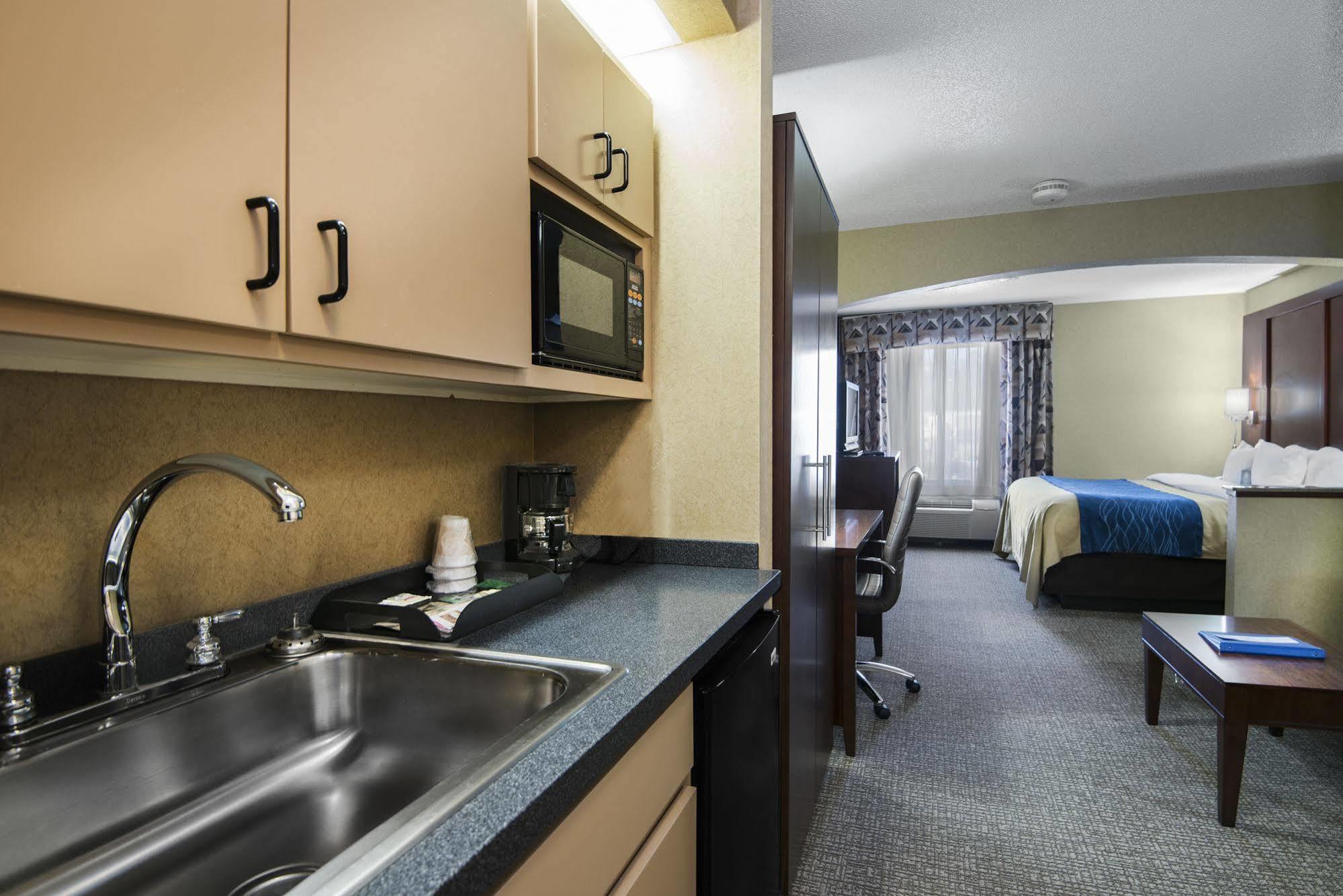 Comfort Inn & Suites Конуей Екстериор снимка